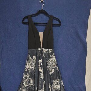 Especia Women’s Floral Maxi Dress, Black Blue V-Neck, Ruffled Hem, Size S